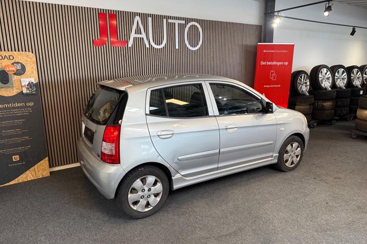 Sølv Kia Picanto fra 2005