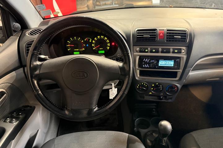 Sølv Kia Picanto fra 2005