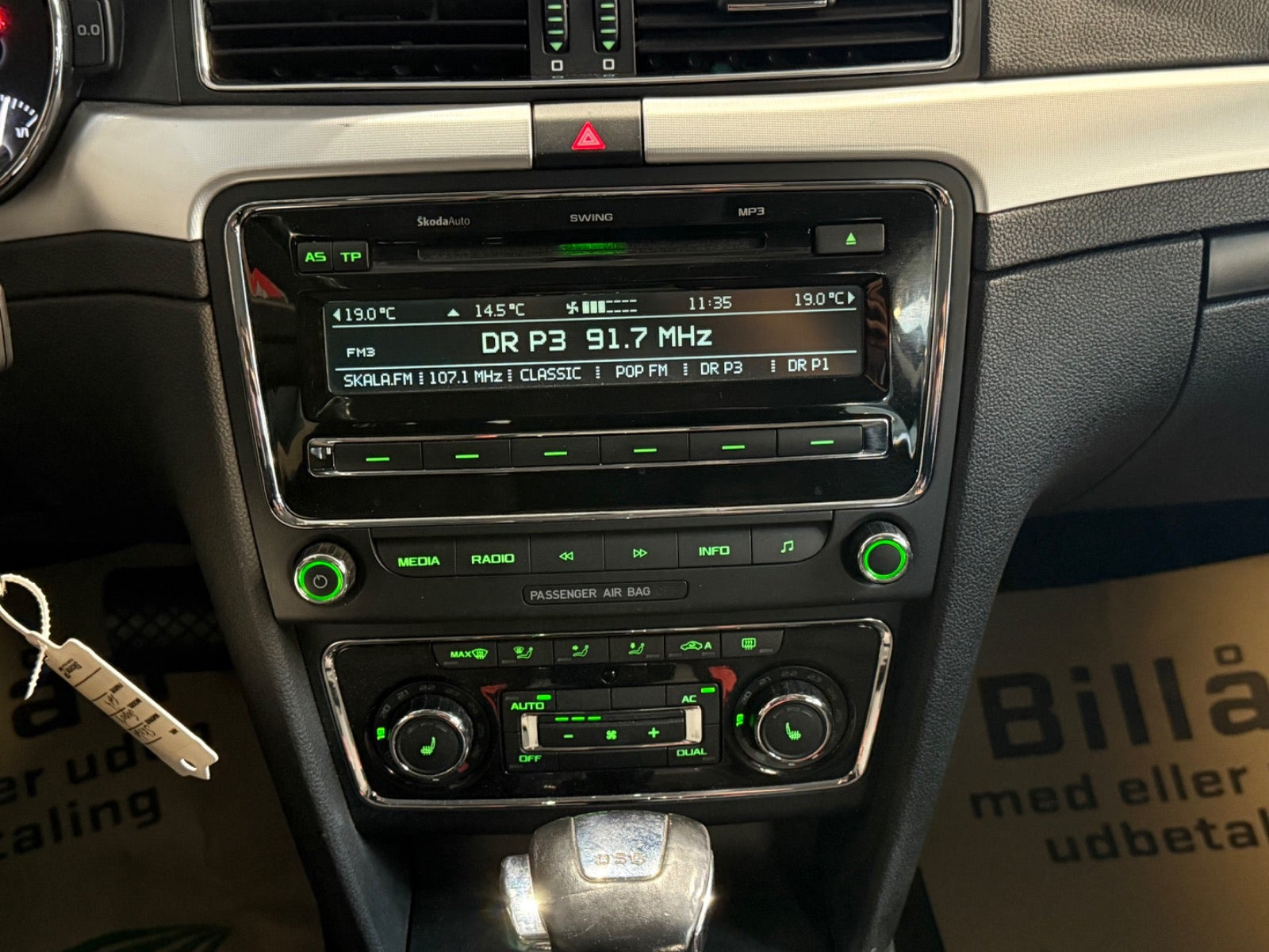 Sort Skoda Superb fra 2010