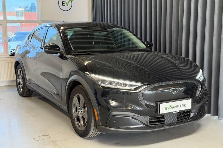 Sort Ford Mustang Mach-E fra 2021