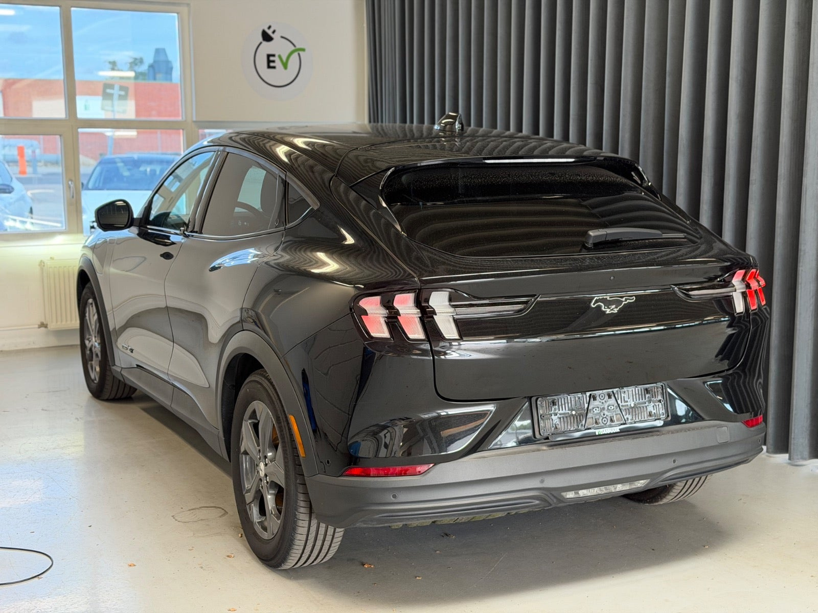 Sort Ford Mustang Mach-E fra 2021