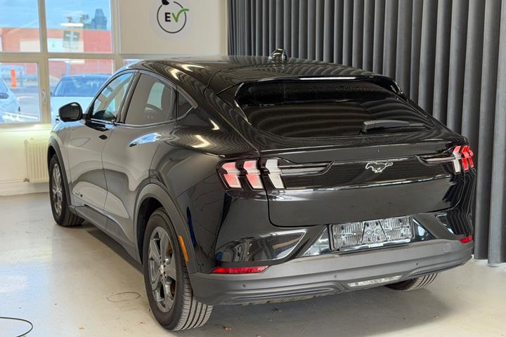 Sort Ford Mustang Mach-E fra 2021