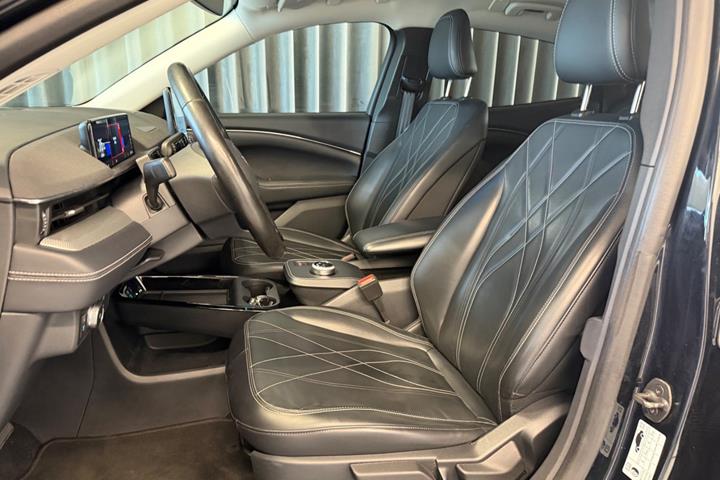 Sort Ford Mustang Mach-E fra 2021