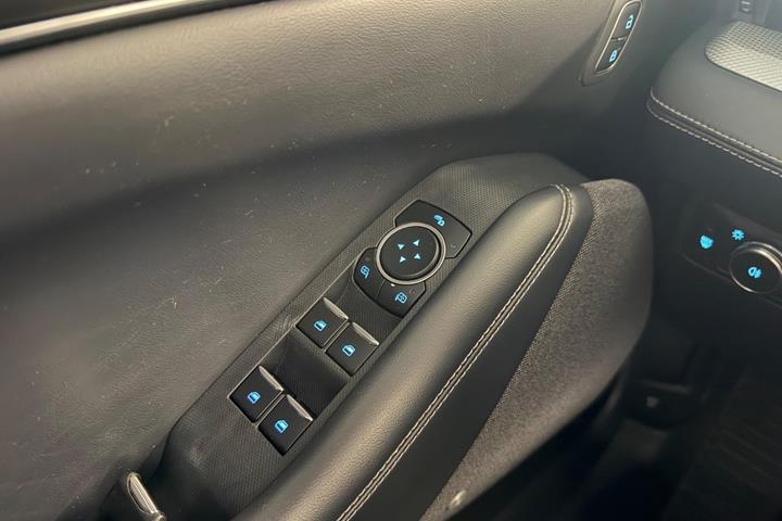 Sort Ford Mustang Mach-E fra 2021