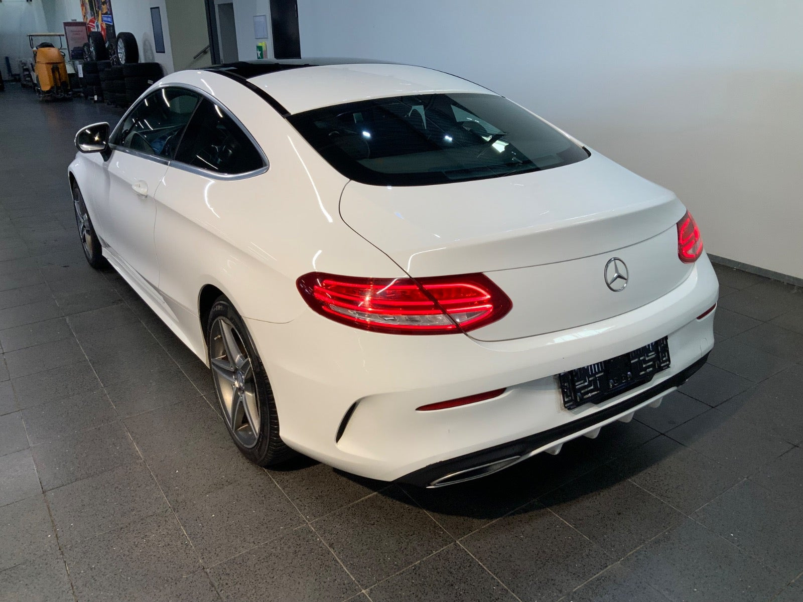 Hvid Mercedes C220 d fra 2017