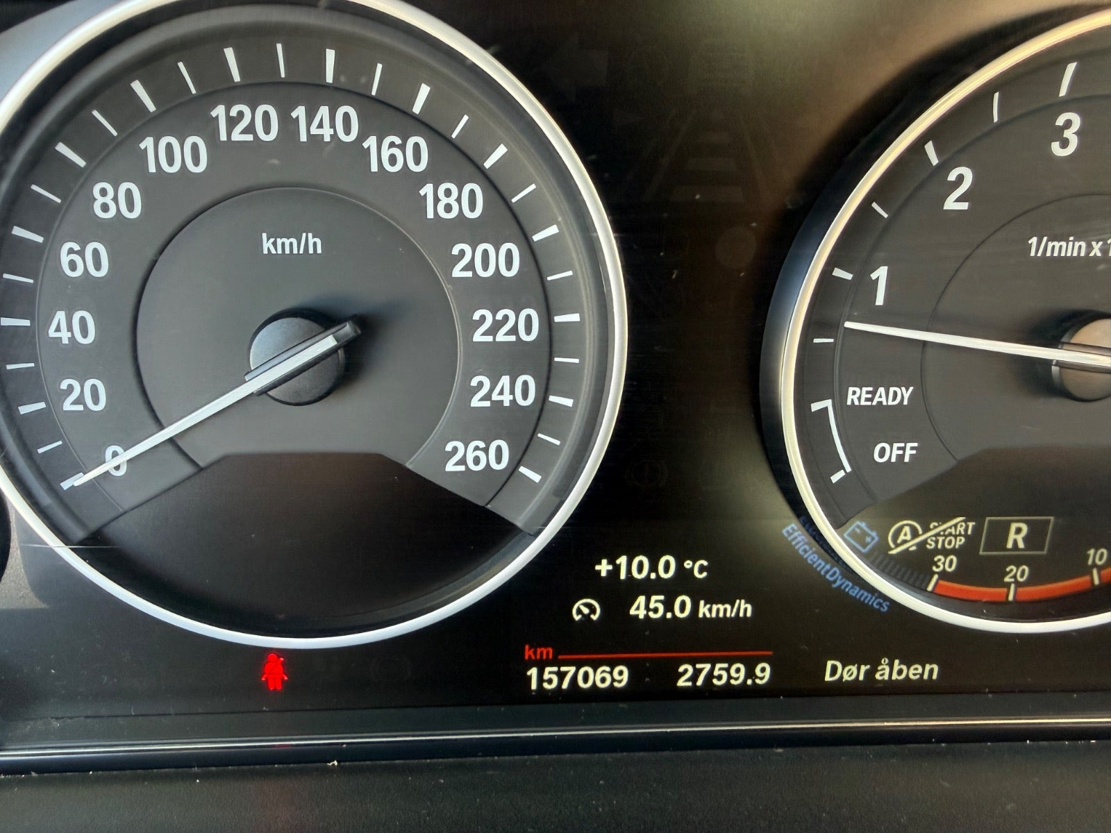 Hvid BMW 330i fra 2017