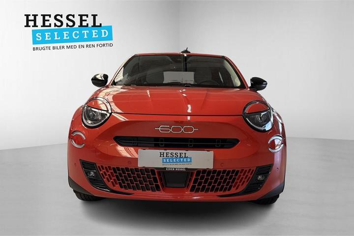 Orange Fiat 600e fra 2025