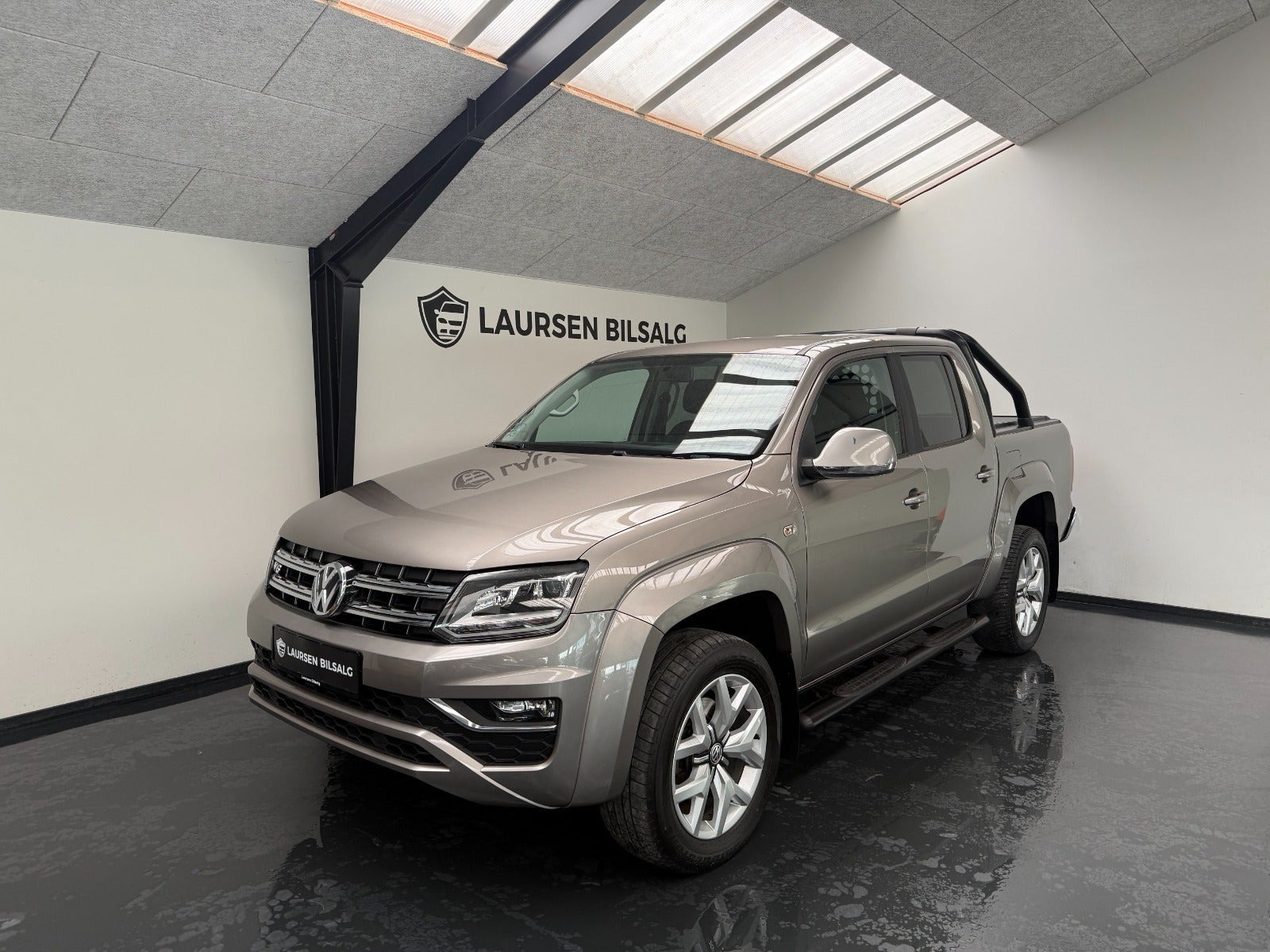 Grå VW Amarok fra 2016