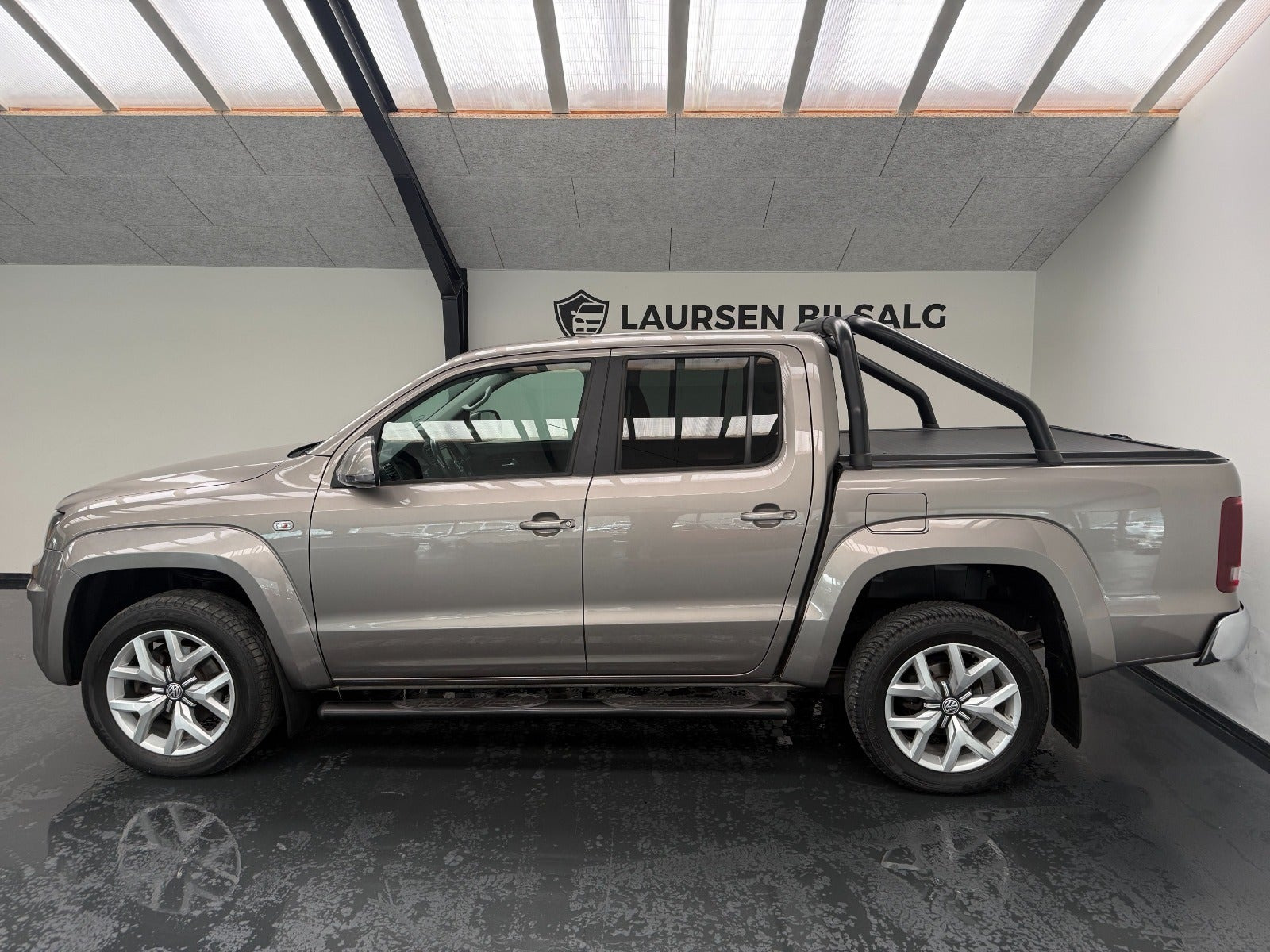 Grå VW Amarok fra 2016