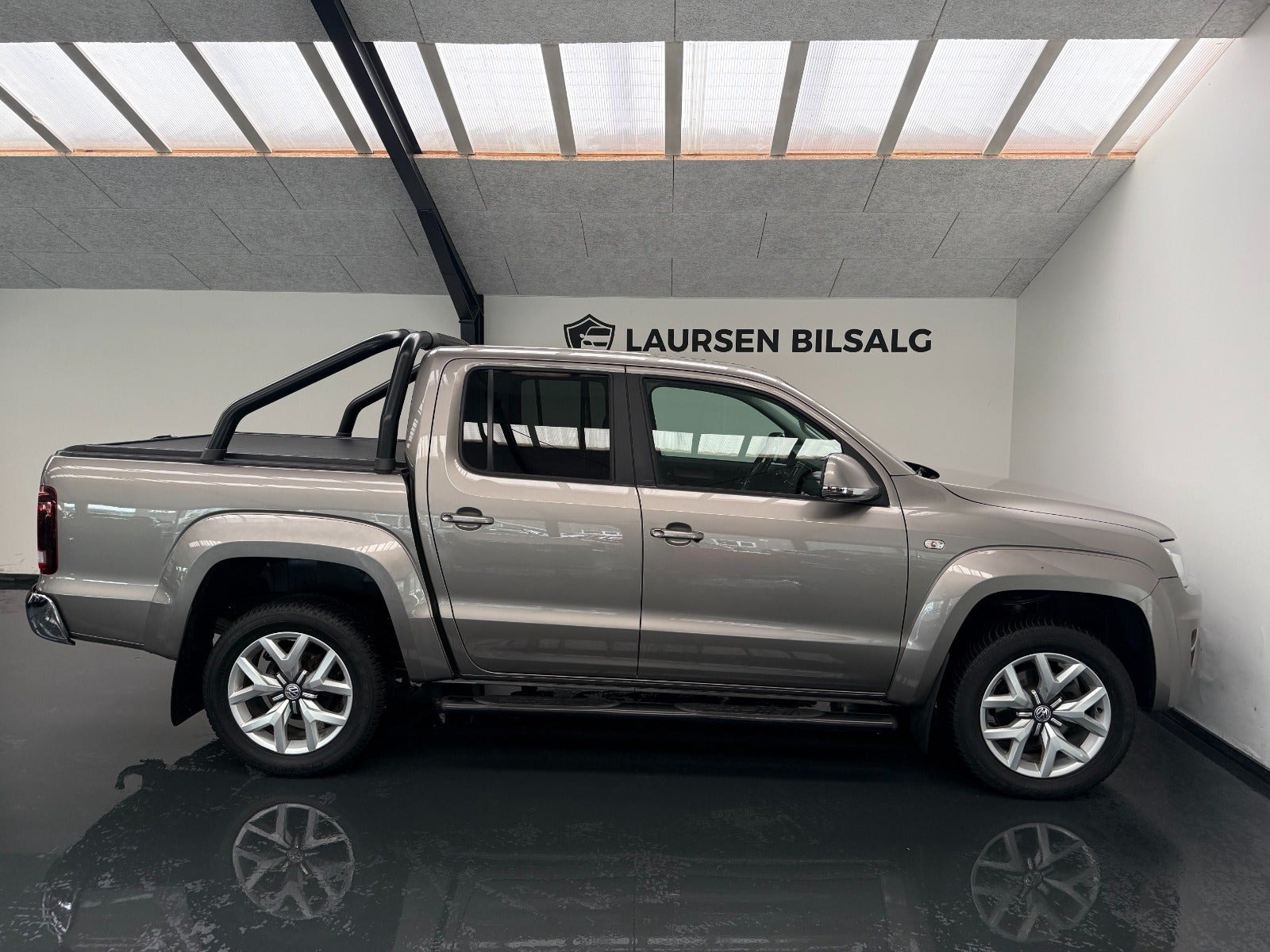 Grå VW Amarok fra 2016