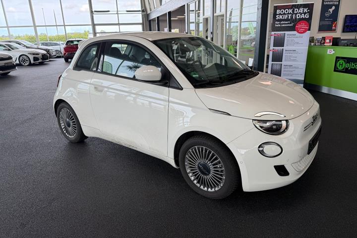 Hvid Fiat 500e fra 2023