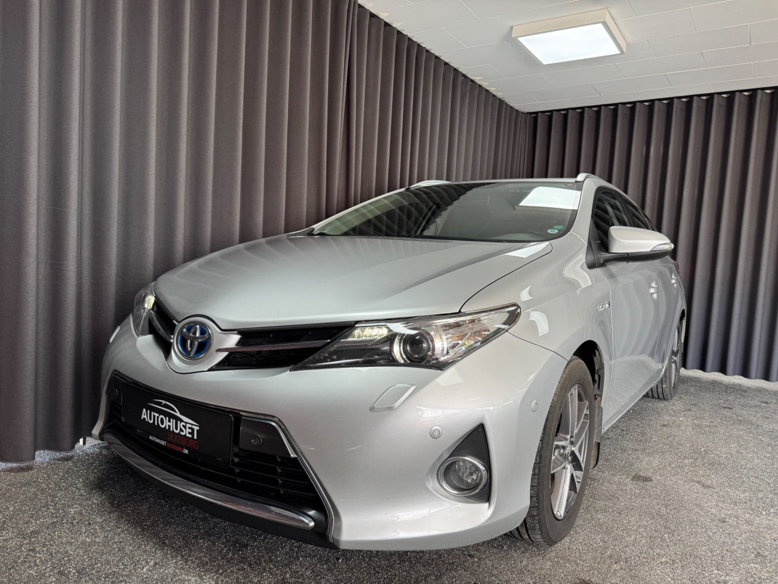 Toyota Auris 1,8 Hybrid H2 Touring Sports CVT