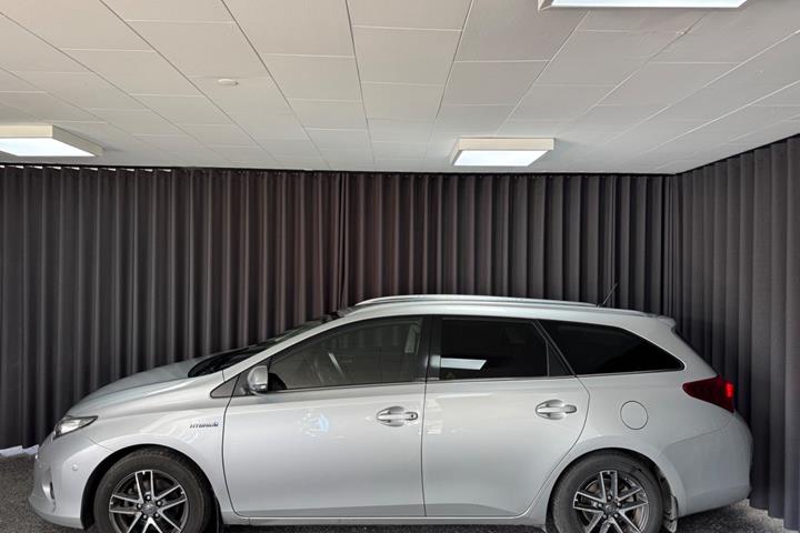 undefined Toyota Auris fra 2014