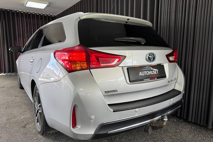 undefined Toyota Auris fra 2014