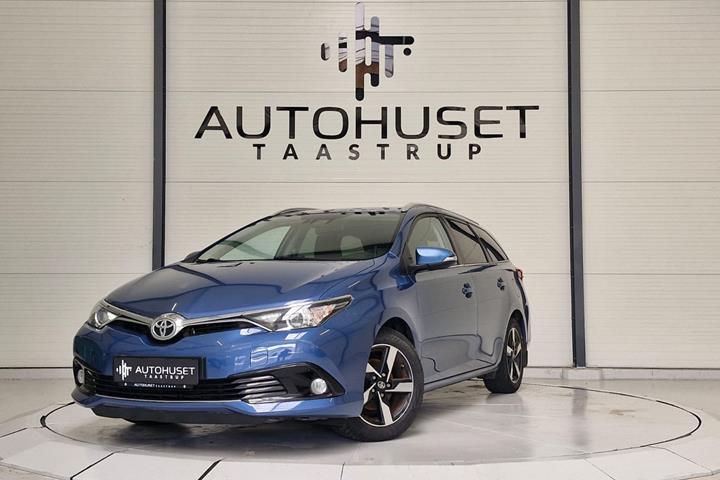 Blå Toyota Auris fra 2015