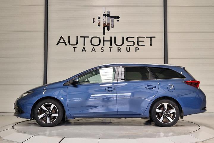 Blå Toyota Auris fra 2015