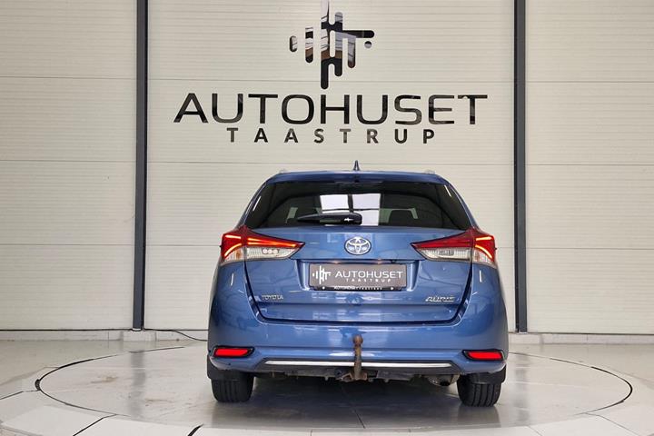 Blå Toyota Auris fra 2015