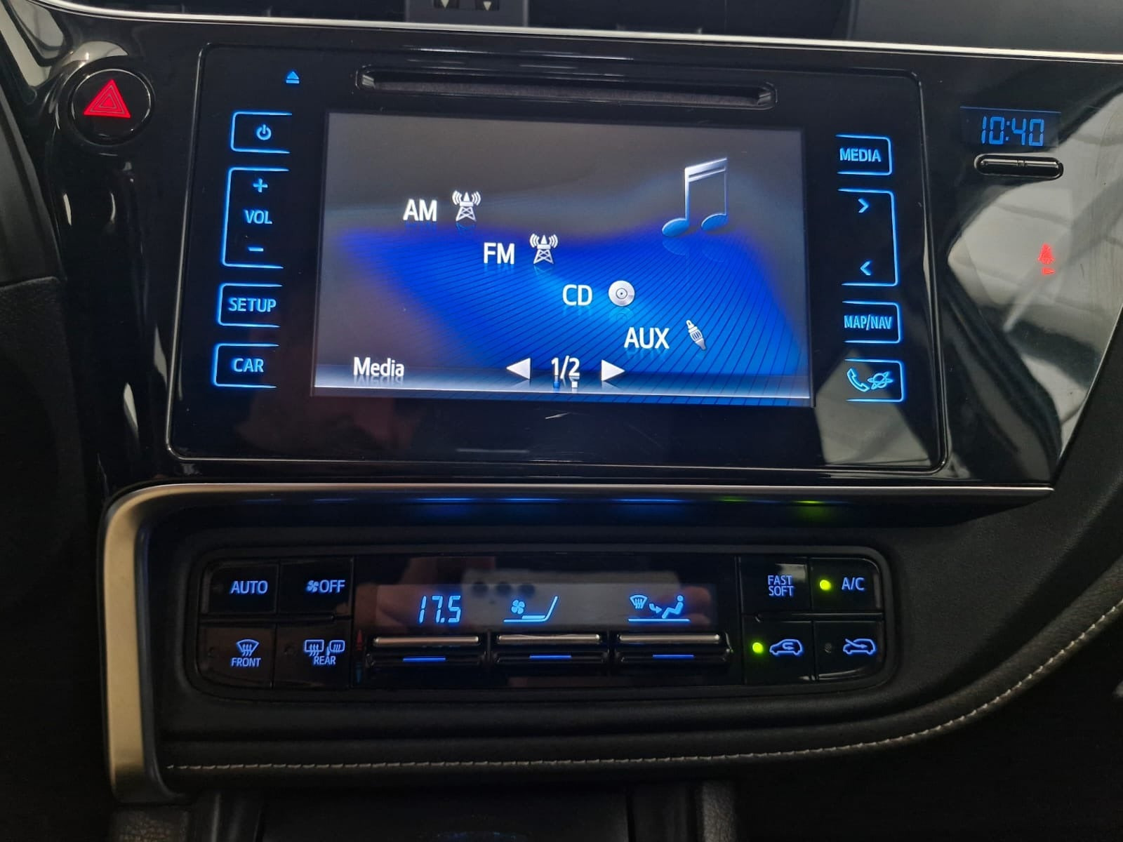 Blå Toyota Auris fra 2015