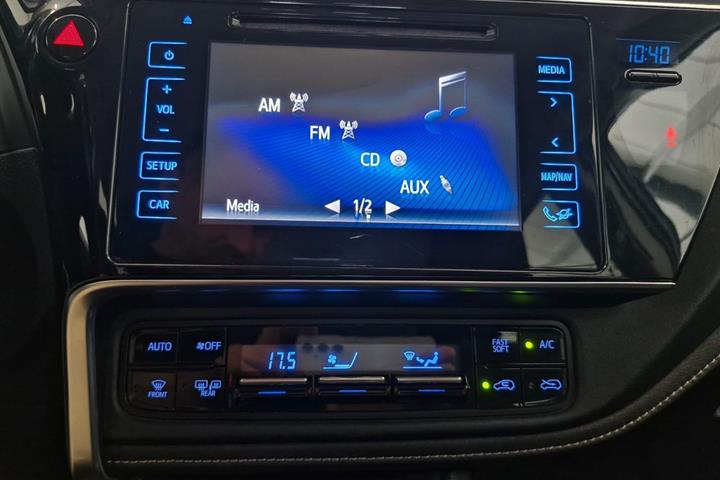 Blå Toyota Auris fra 2015