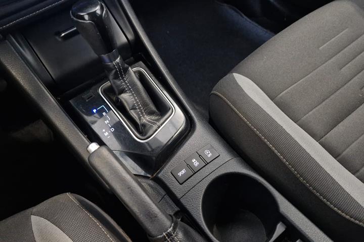 Blå Toyota Auris fra 2015