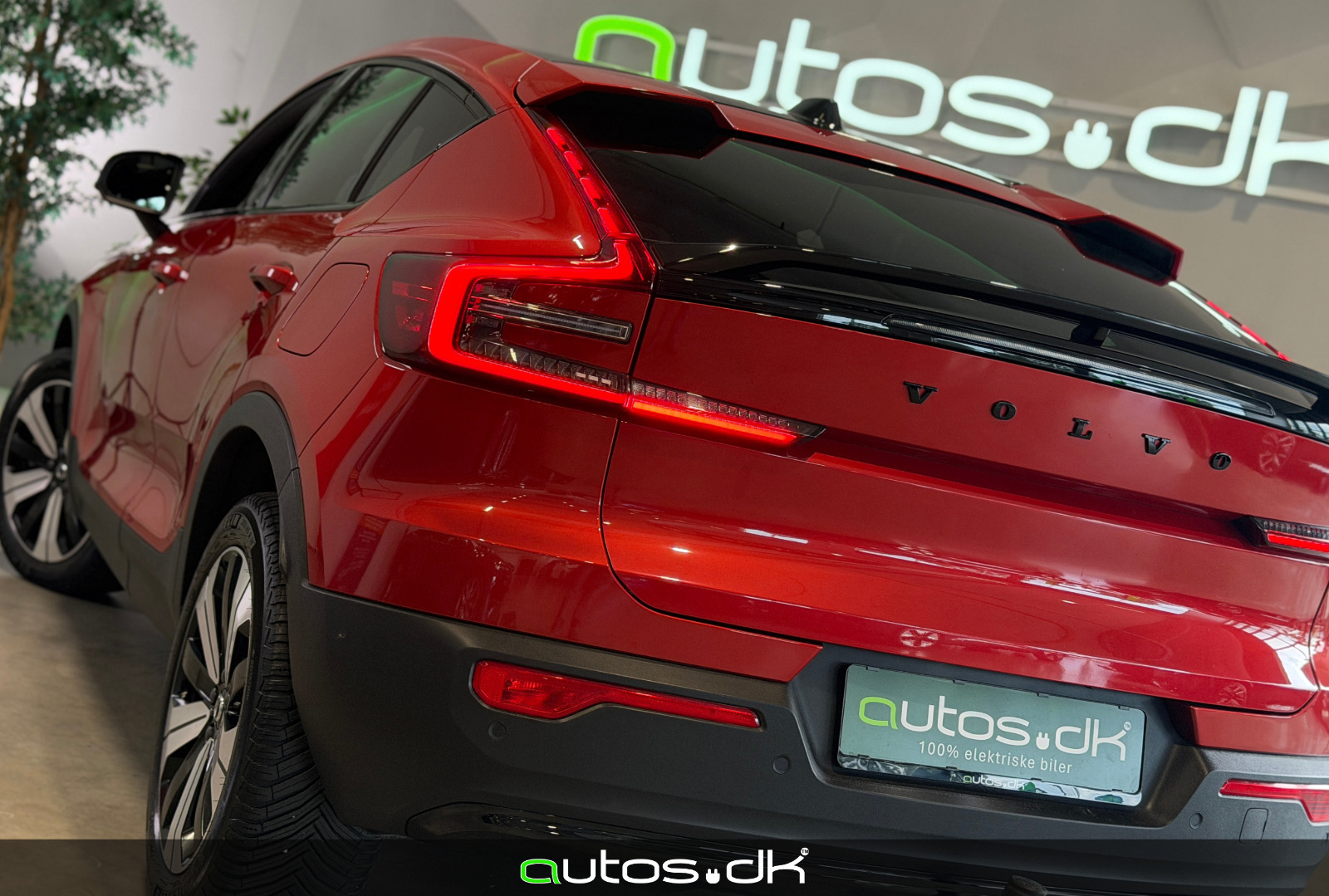 Rød Volvo C40 fra 2023
