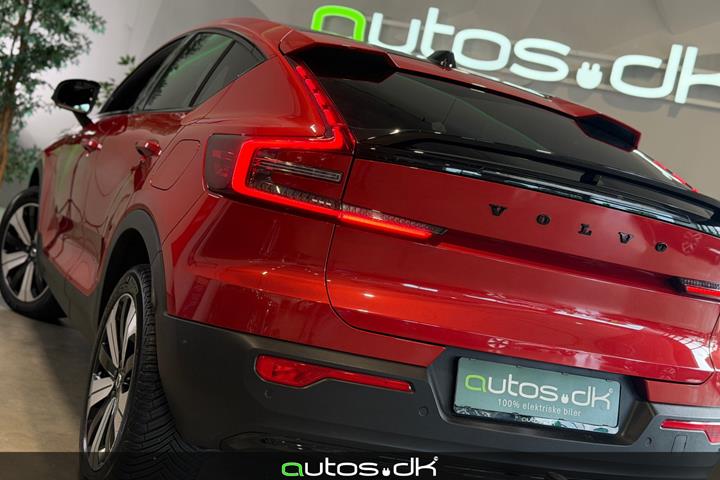 Rød Volvo C40 fra 2023