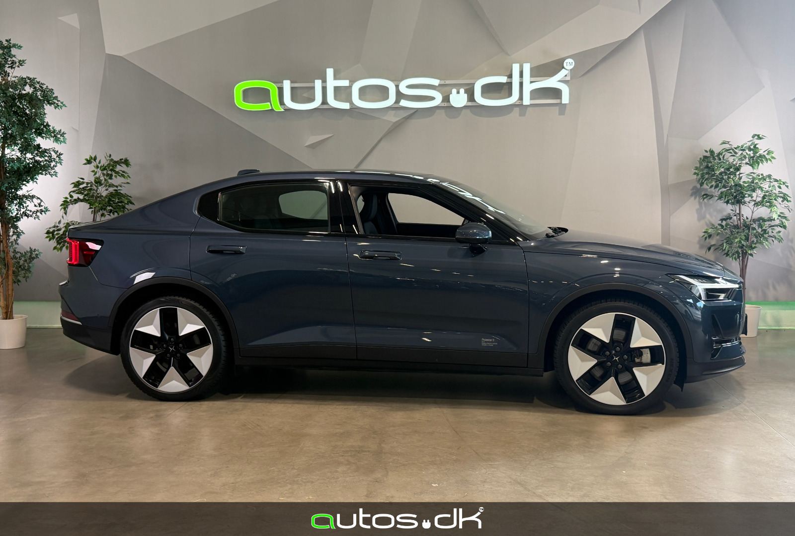 Blå Polestar 2 fra 2023