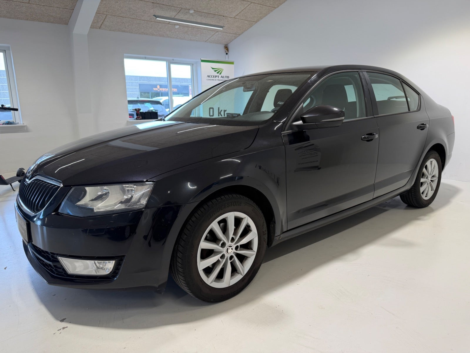 Sort Skoda Octavia fra 2015