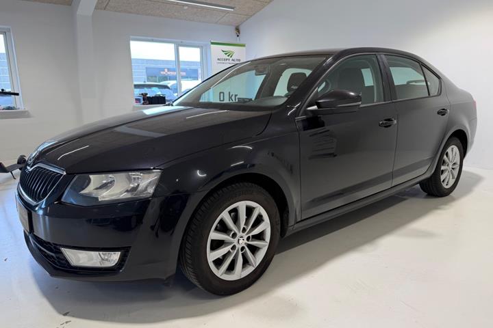 Sort Skoda Octavia fra 2015