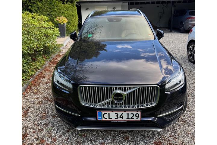 Blå Volvo XC90 fra 2019