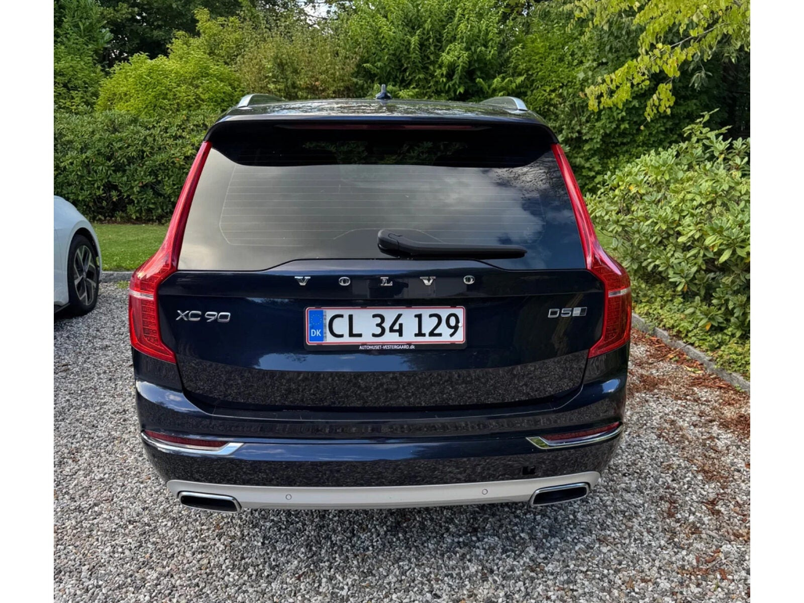 Blå Volvo XC90 fra 2019