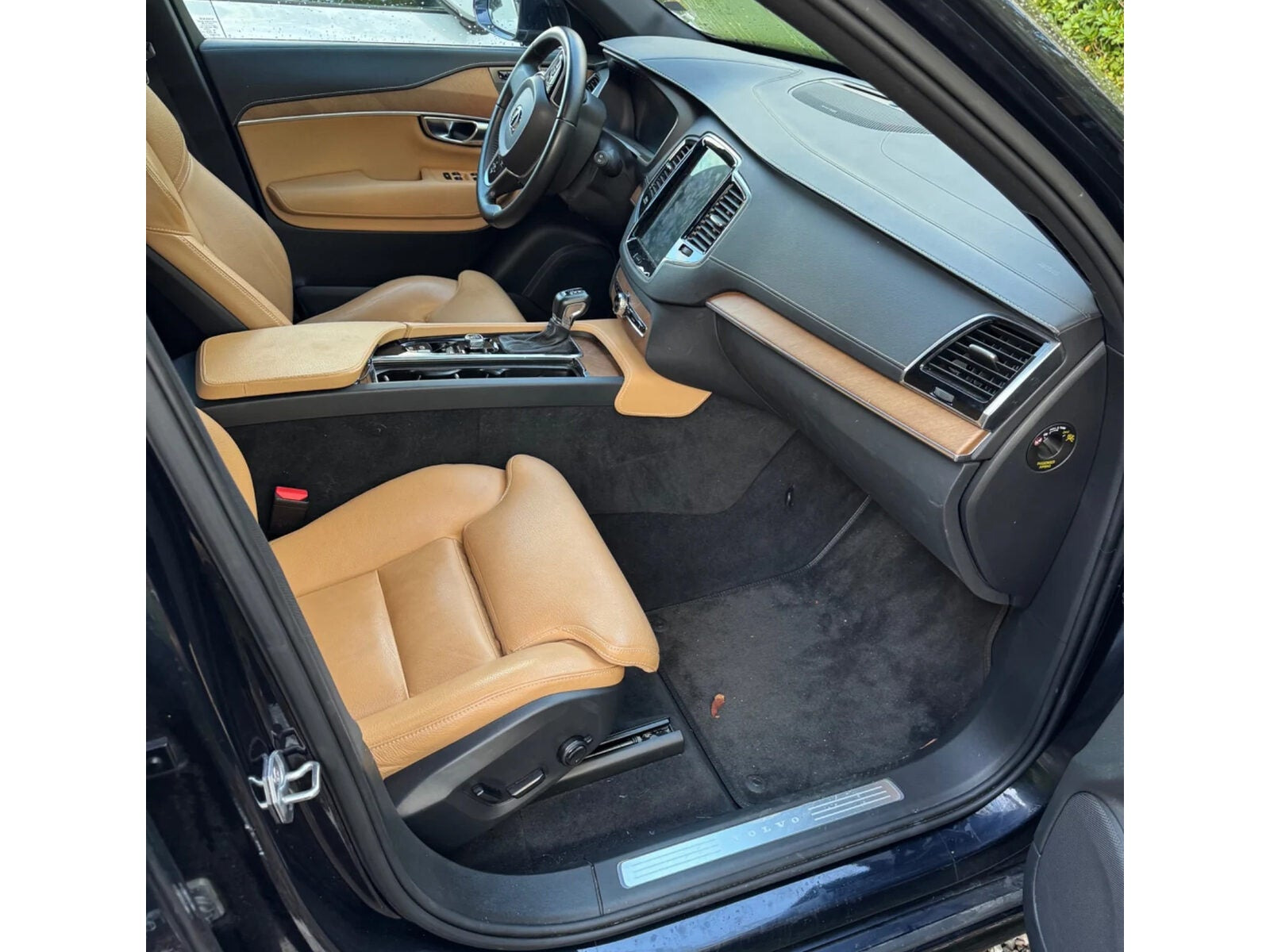 Blå Volvo XC90 fra 2019