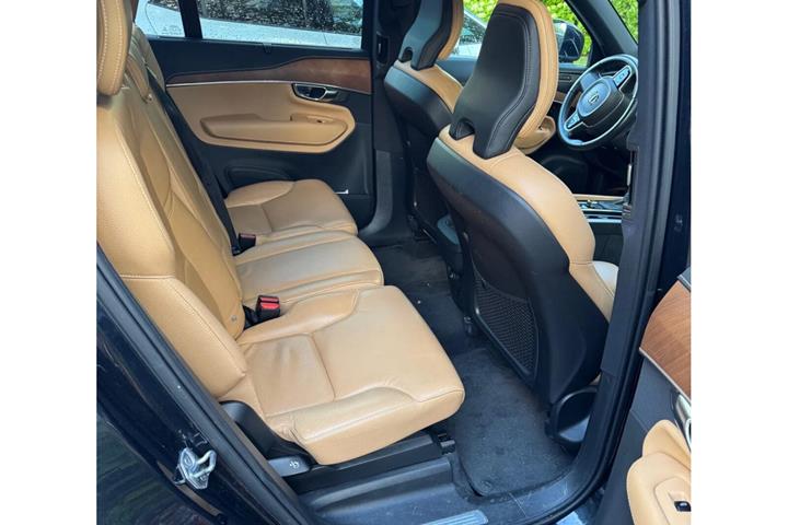 Blå Volvo XC90 fra 2019