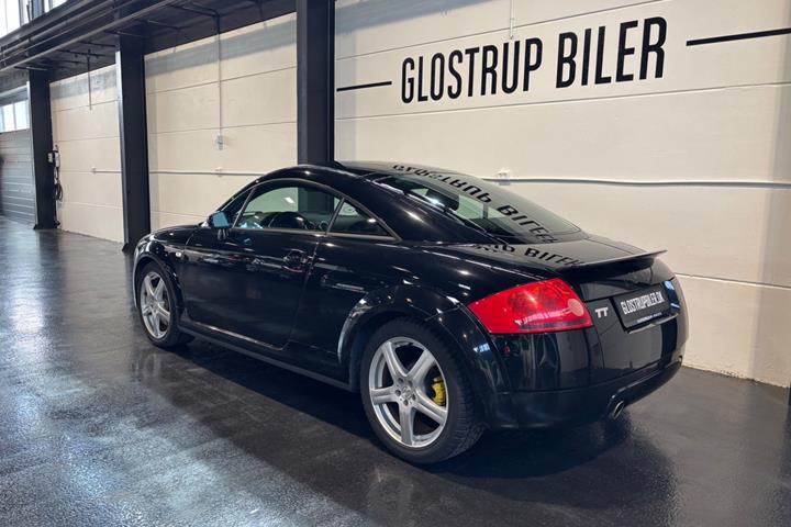 Sort Audi TT fra 1999