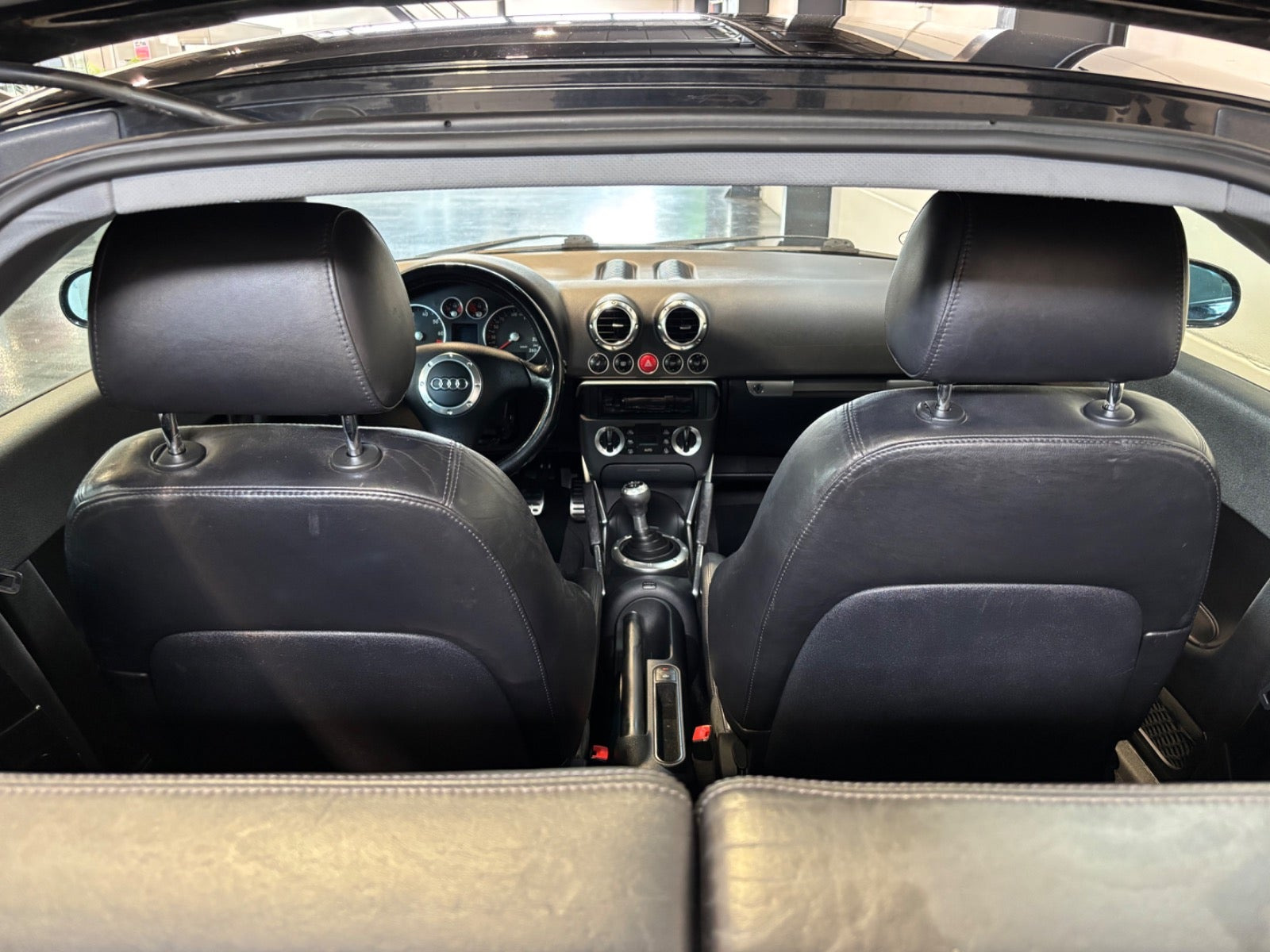 Sort Audi TT fra 1999