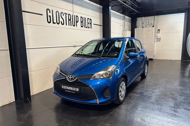 Blå Toyota Yaris fra 2016