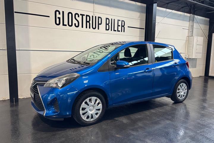 Blå Toyota Yaris fra 2016
