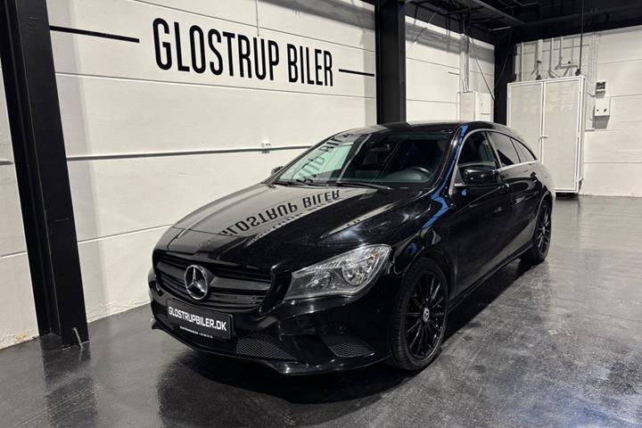 Sort Mercedes CLA200 fra 2016