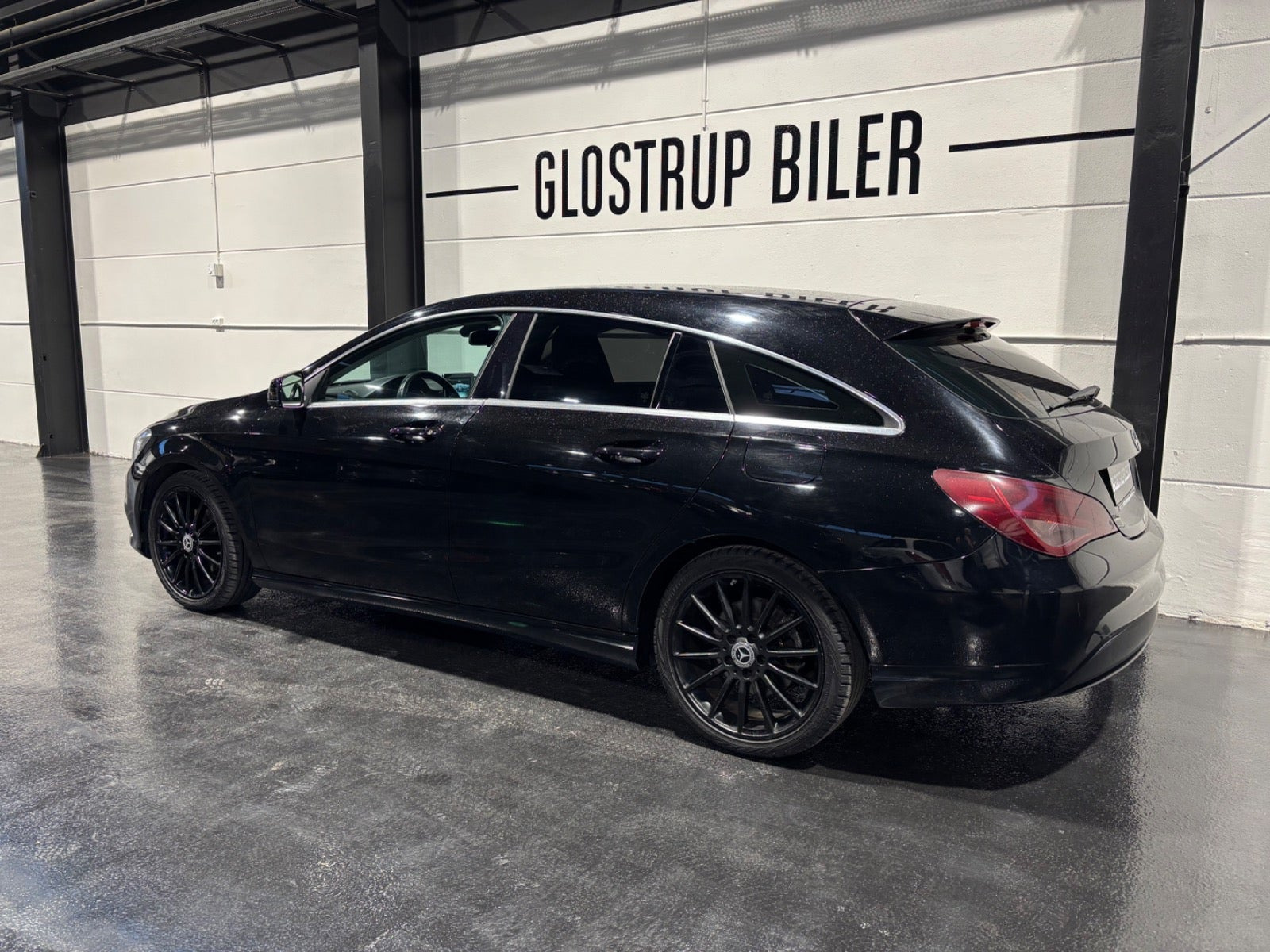 Sort Mercedes CLA200 fra 2016