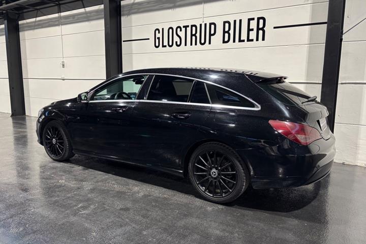 Sort Mercedes CLA200 fra 2016