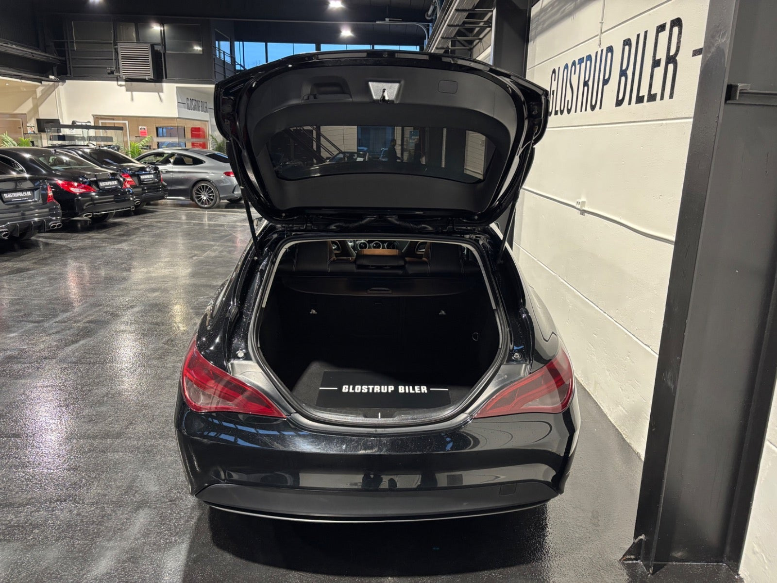 Sort Mercedes CLA200 fra 2016