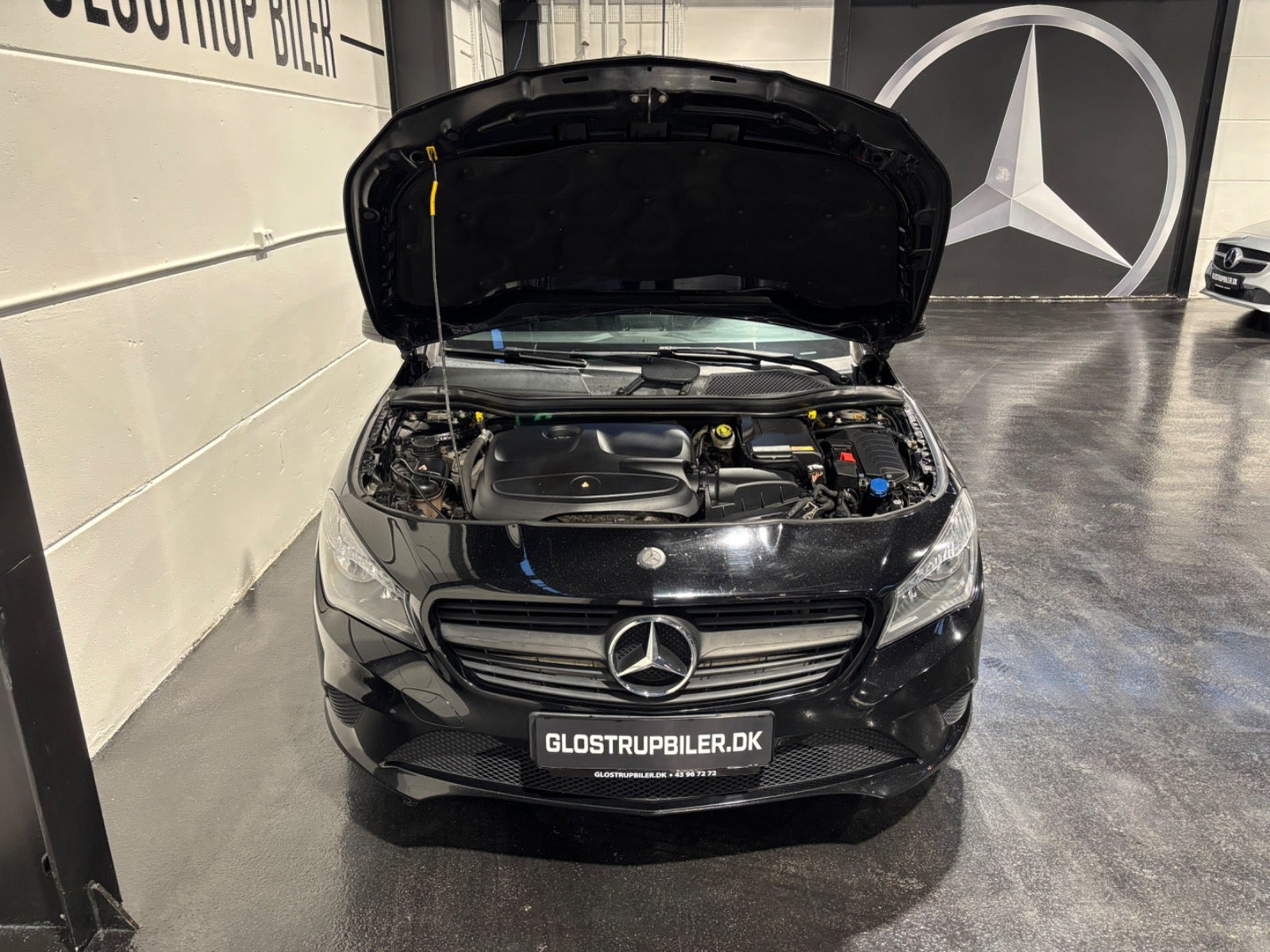 Sort Mercedes CLA200 fra 2016