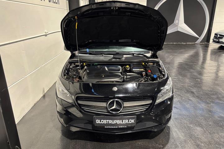 Sort Mercedes CLA200 fra 2016