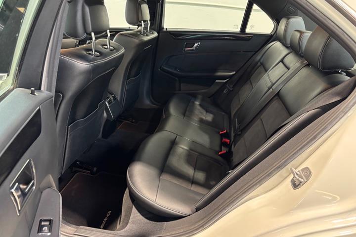 Hvid Mercedes E250 fra 2009