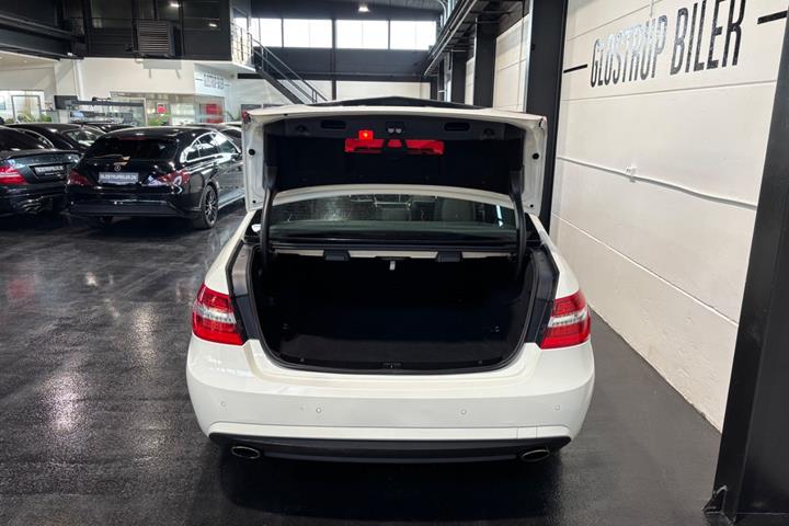 Hvid Mercedes E250 fra 2009