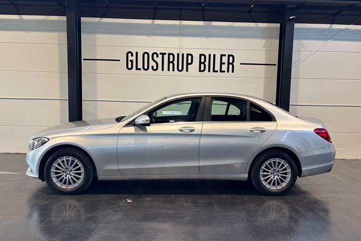 Sølv Mercedes C220 fra 2015