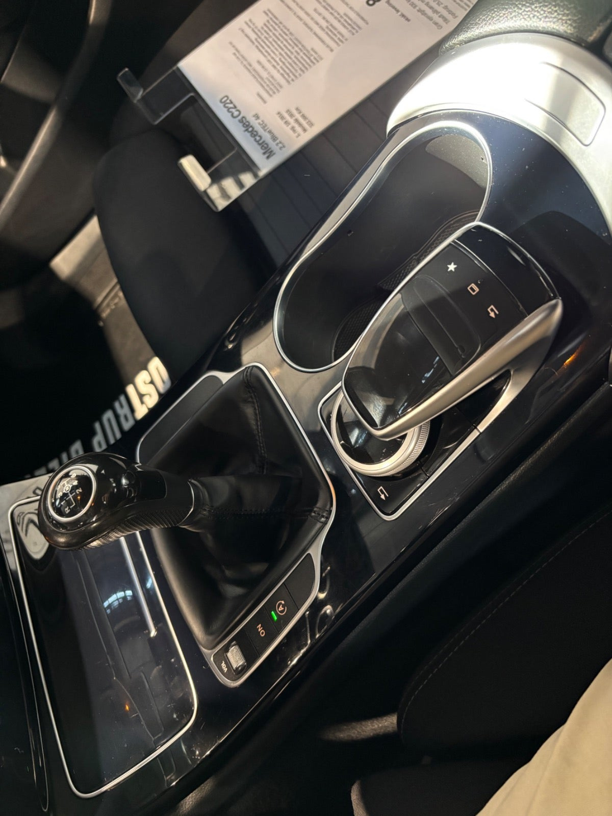 Sølv Mercedes C220 fra 2015