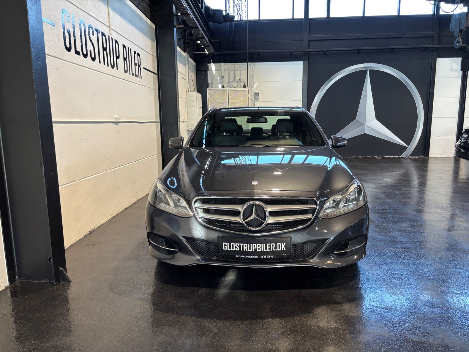 Grå Mercedes E250 fra 2014