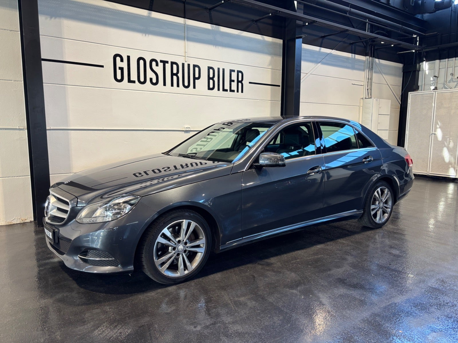 Grå Mercedes E250 fra 2014