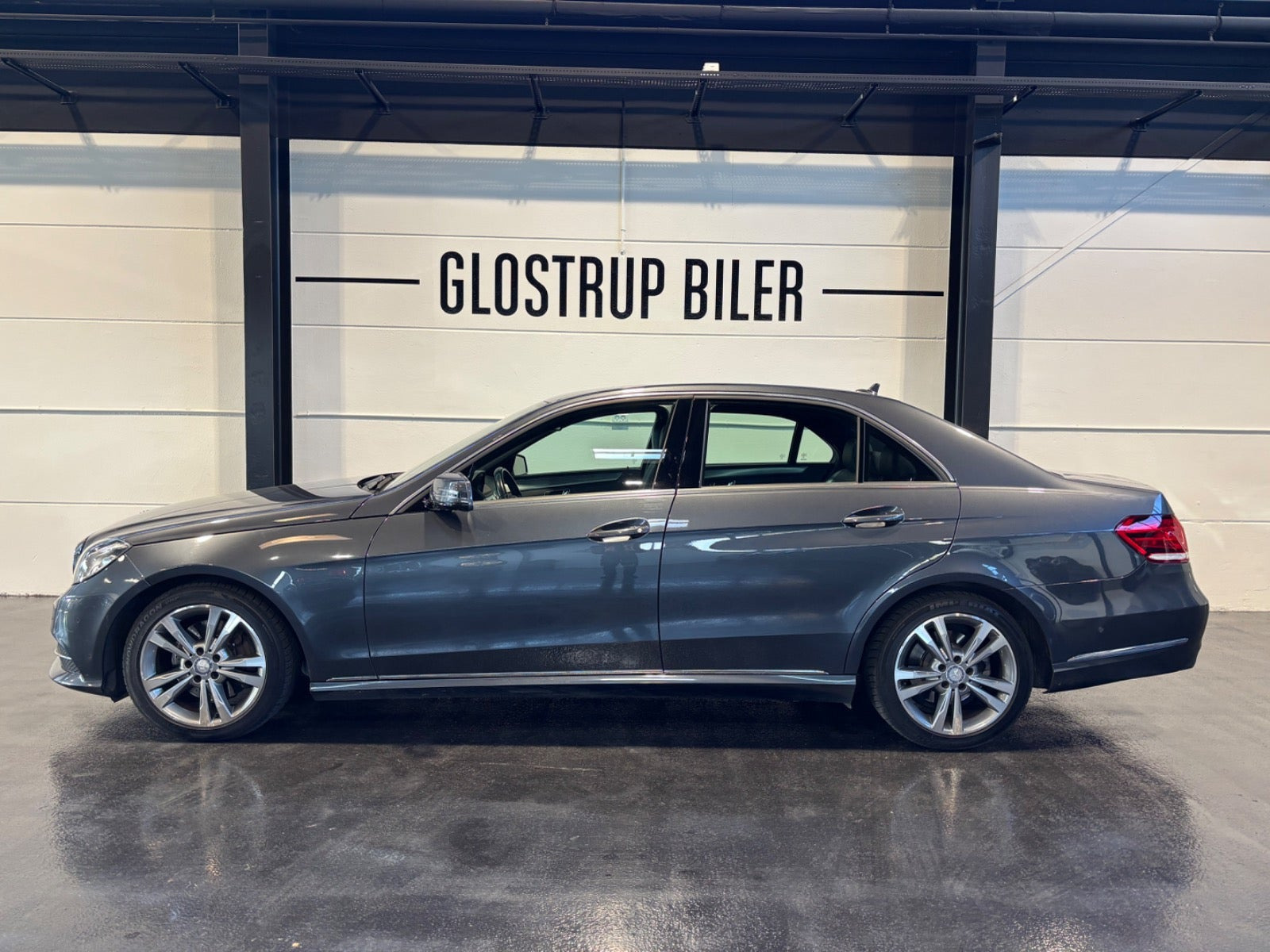 Grå Mercedes E250 fra 2014